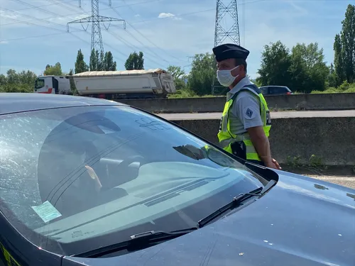 Police : Des contrôles pour lutter contre le téléphone au volant...